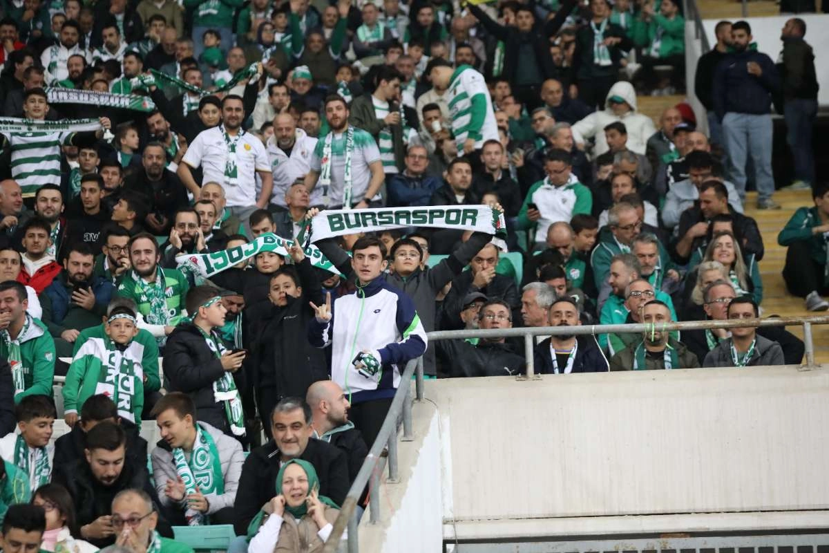 (FOTO GALERİ) Bursaspor-Menemen FK Taraftar Fotoğrafları-1