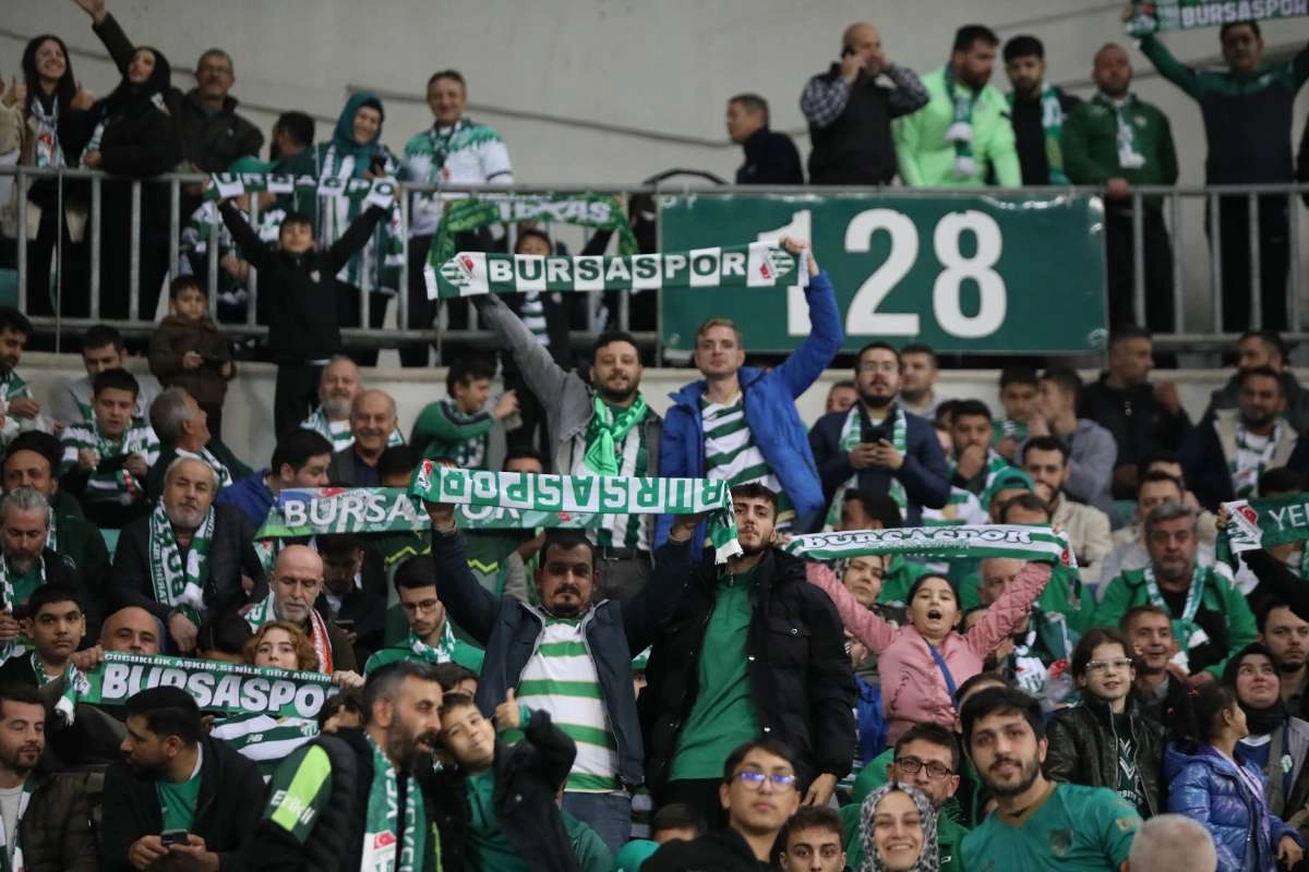 (FOTO GALERİ) Bursaspor-Menemen FK Taraftar Fotoğrafları-1