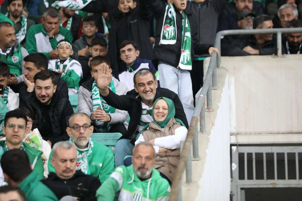 (FOTO GALERİ) Bursaspor-Menemen FK Taraftar Fotoğrafları-1