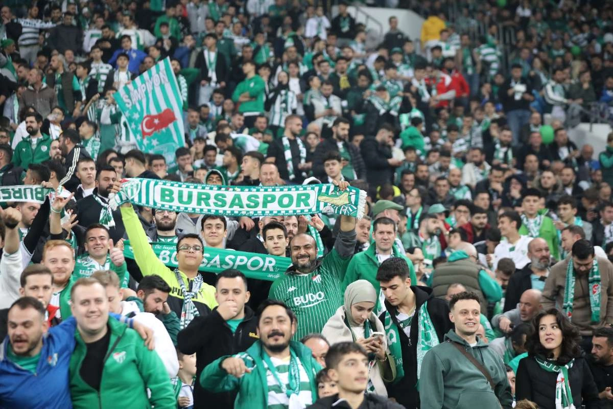 (FOTO GALERİ) Bursaspor-Menemen FK Taraftar Fotoğrafları-1