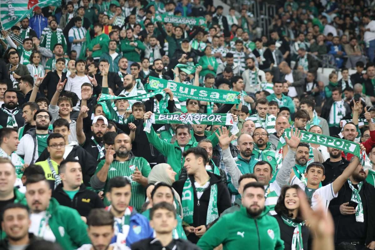 (FOTO GALERİ) Bursaspor-Menemen FK Taraftar Fotoğrafları-1