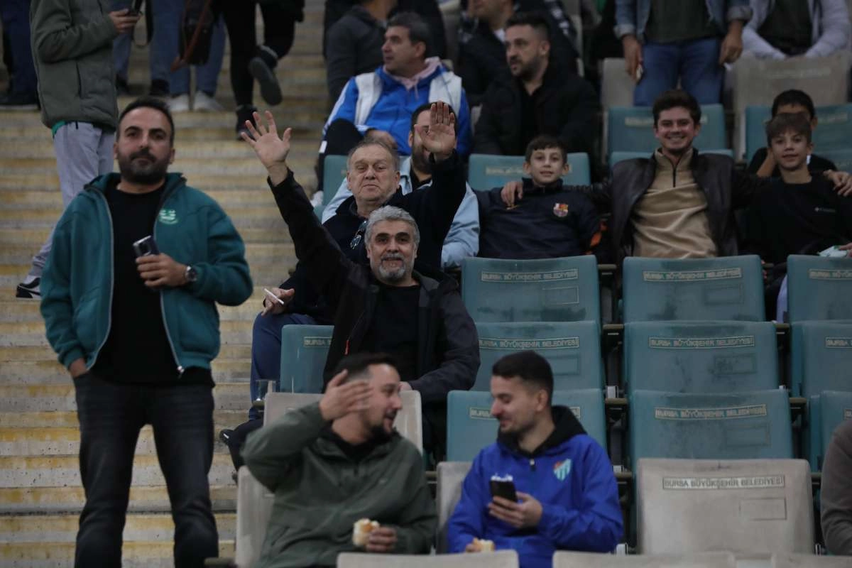 (FOTO GALERİ) Bursaspor-Menemen FK Taraftar Fotoğrafları-1