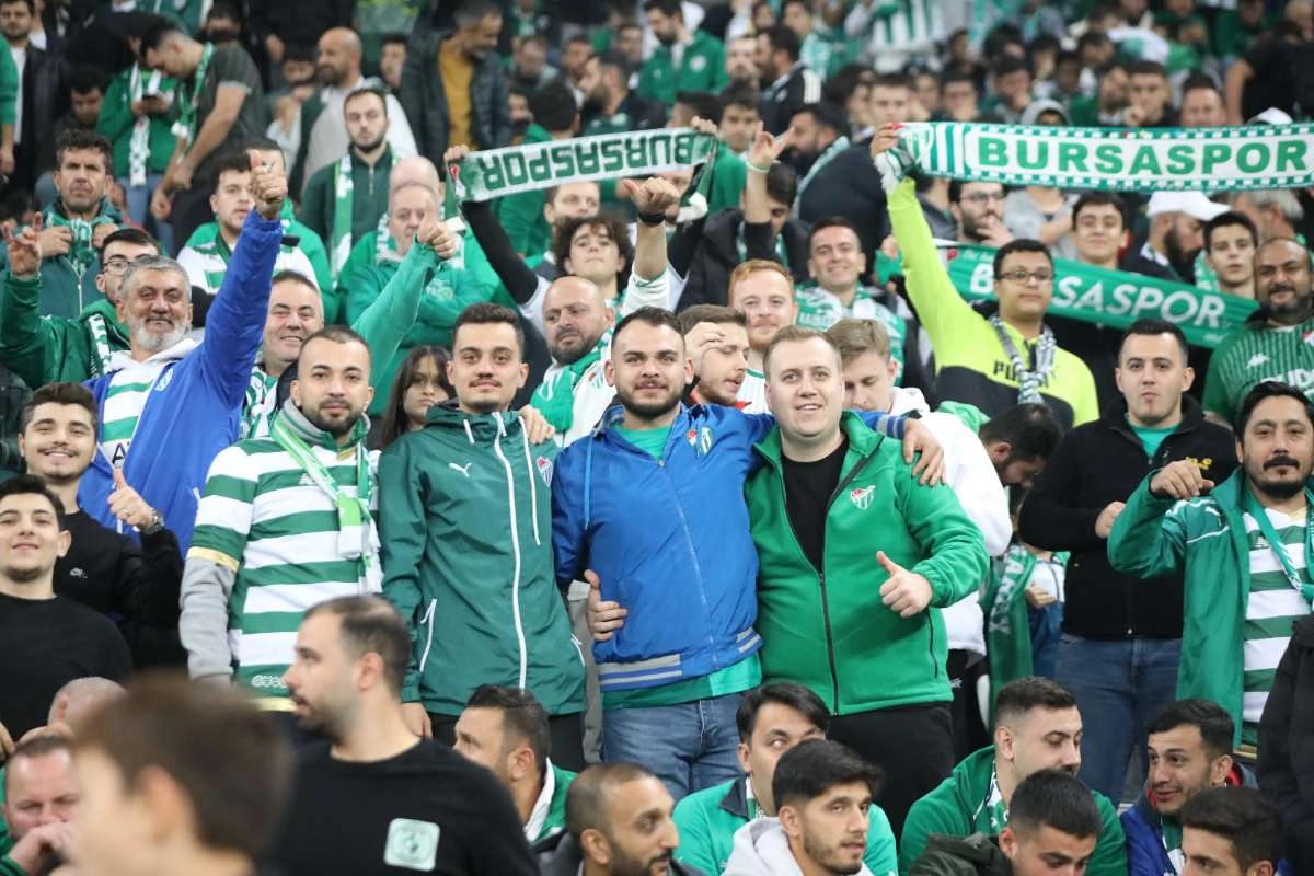 (FOTO GALERİ) Bursaspor-Menemen FK Taraftar Fotoğrafları-1