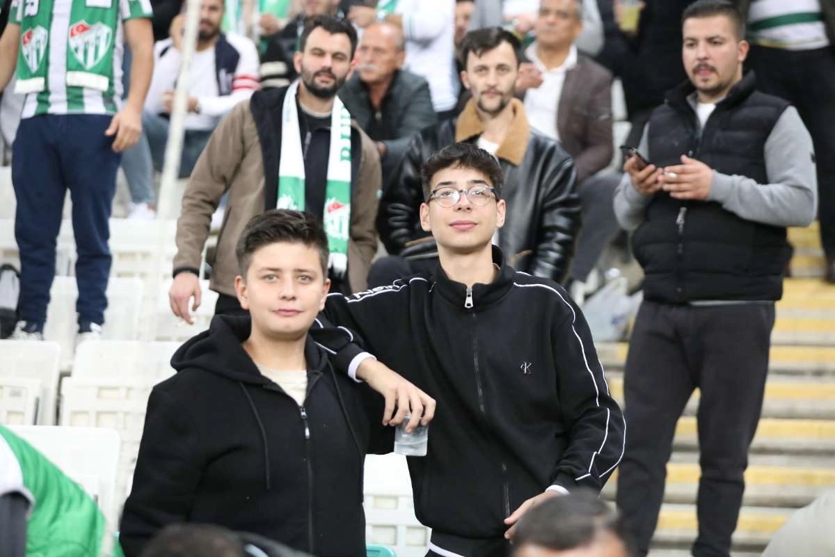 (FOTO GALERİ) Bursaspor-Menemen FK Taraftar Fotoğrafları-1