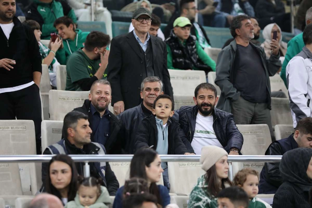 (FOTO GALERİ) Bursaspor-Menemen FK Taraftar Fotoğrafları-1