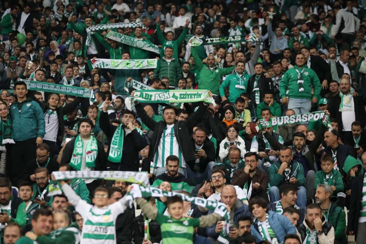 (FOTO GALERİ) Bursaspor-Menemen FK Taraftar Fotoğrafları-1
