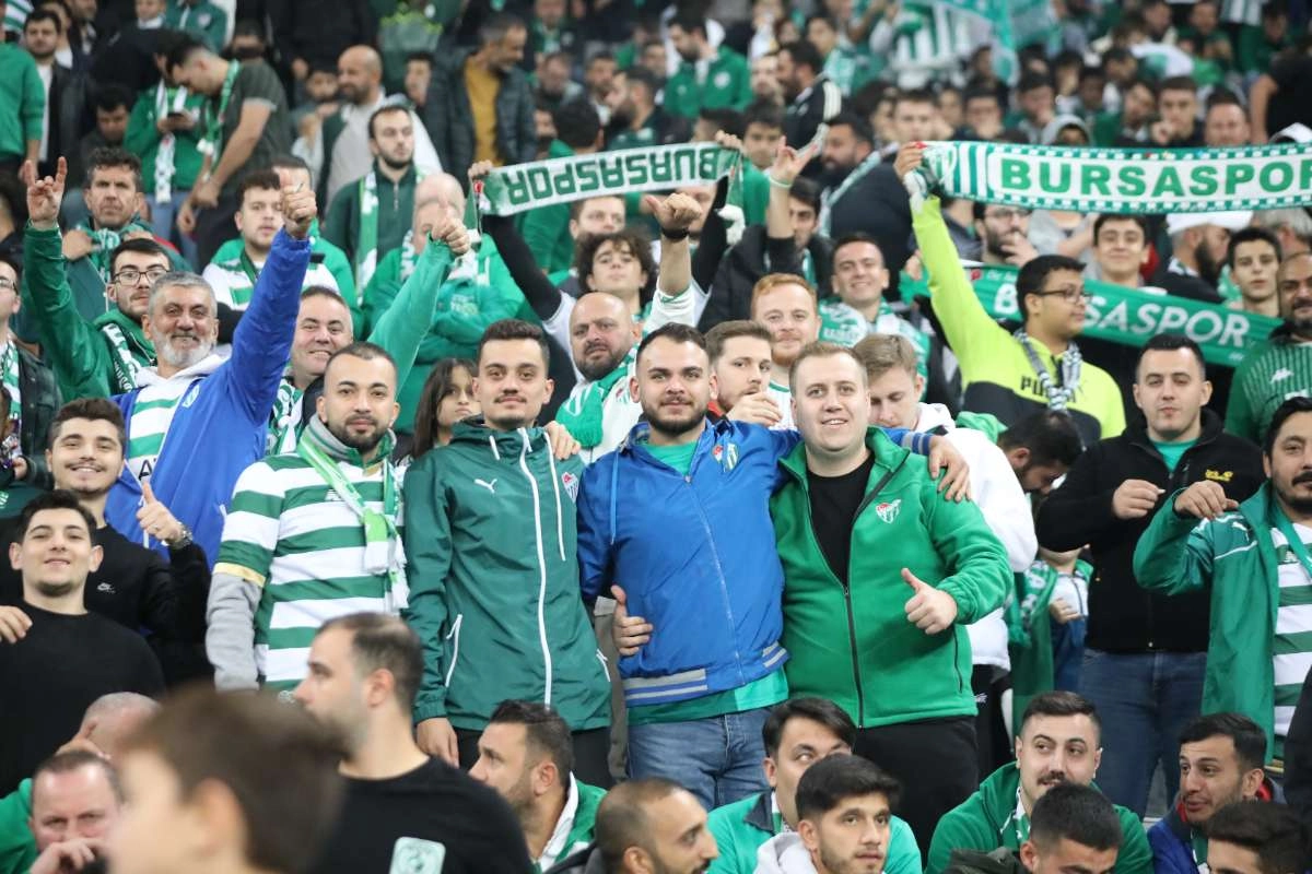 (FOTO GALERİ) Bursaspor-Menemen FK Taraftar Fotoğrafları-1