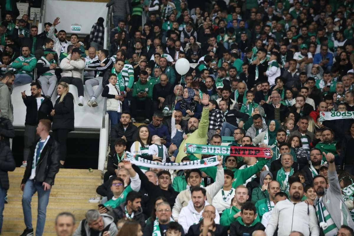 (FOTO GALERİ) Bursaspor-Menemen FK Taraftar Fotoğrafları-1
