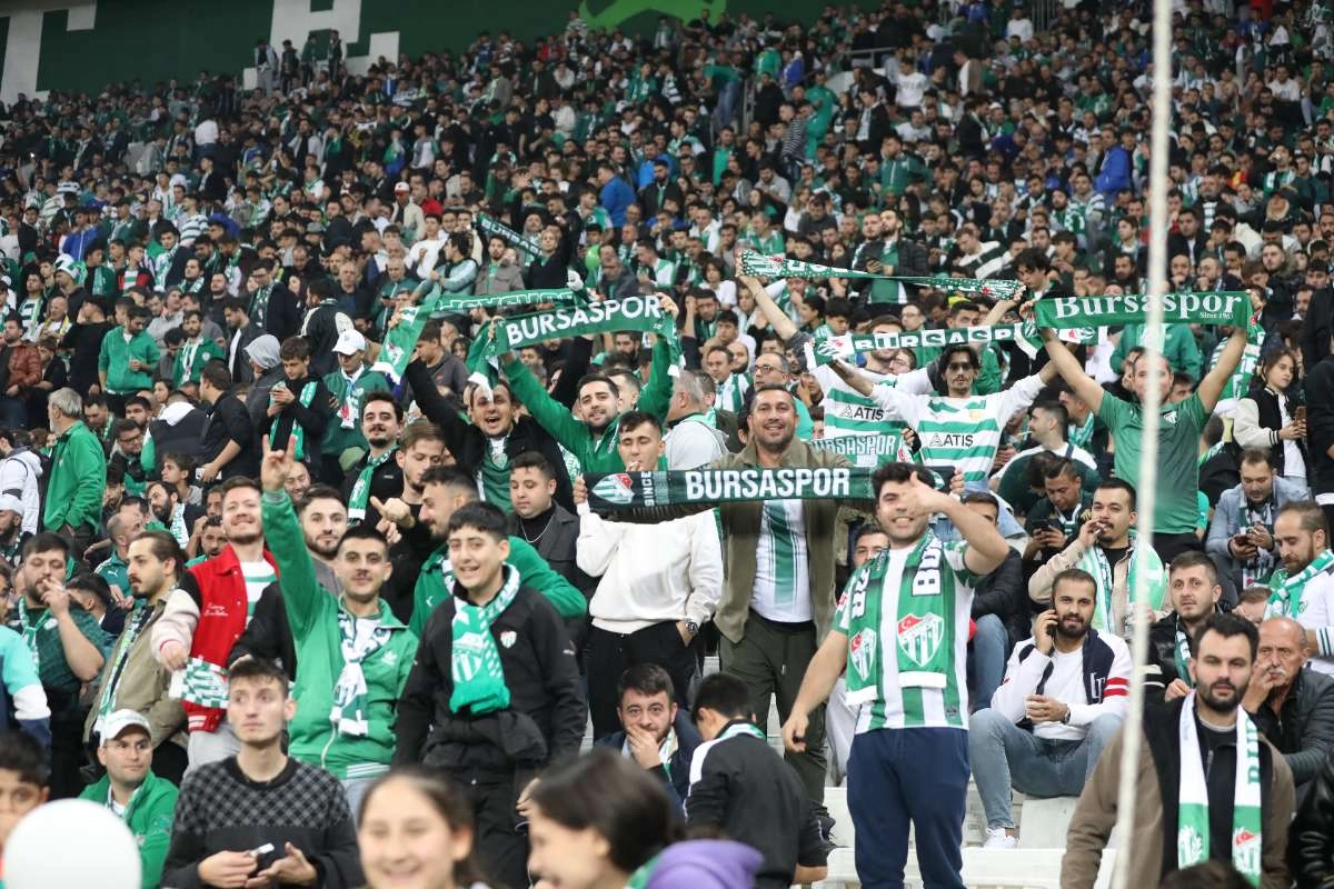 (FOTO GALERİ) Bursaspor-Menemen FK Taraftar Fotoğrafları-1