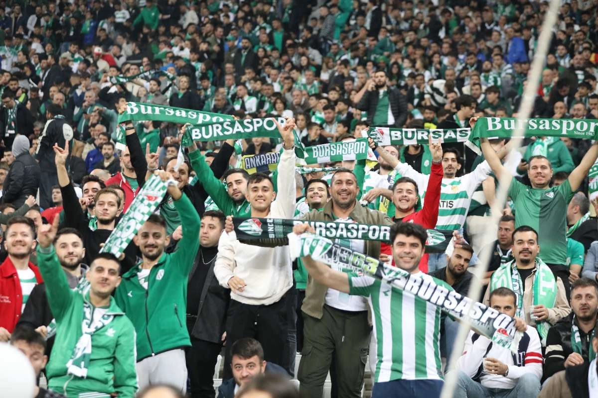 (FOTO GALERİ) Bursaspor-Menemen FK Taraftar Fotoğrafları-1