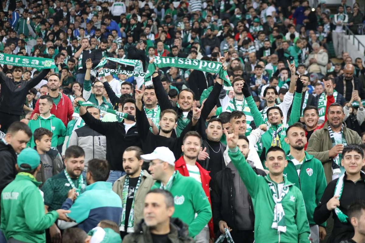 (FOTO GALERİ) Bursaspor-Menemen FK Taraftar Fotoğrafları-1