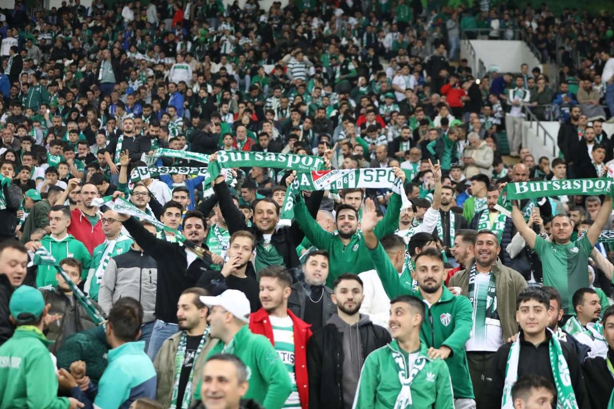 (FOTO GALERİ) Bursaspor-Menemen FK Taraftar Fotoğrafları-1