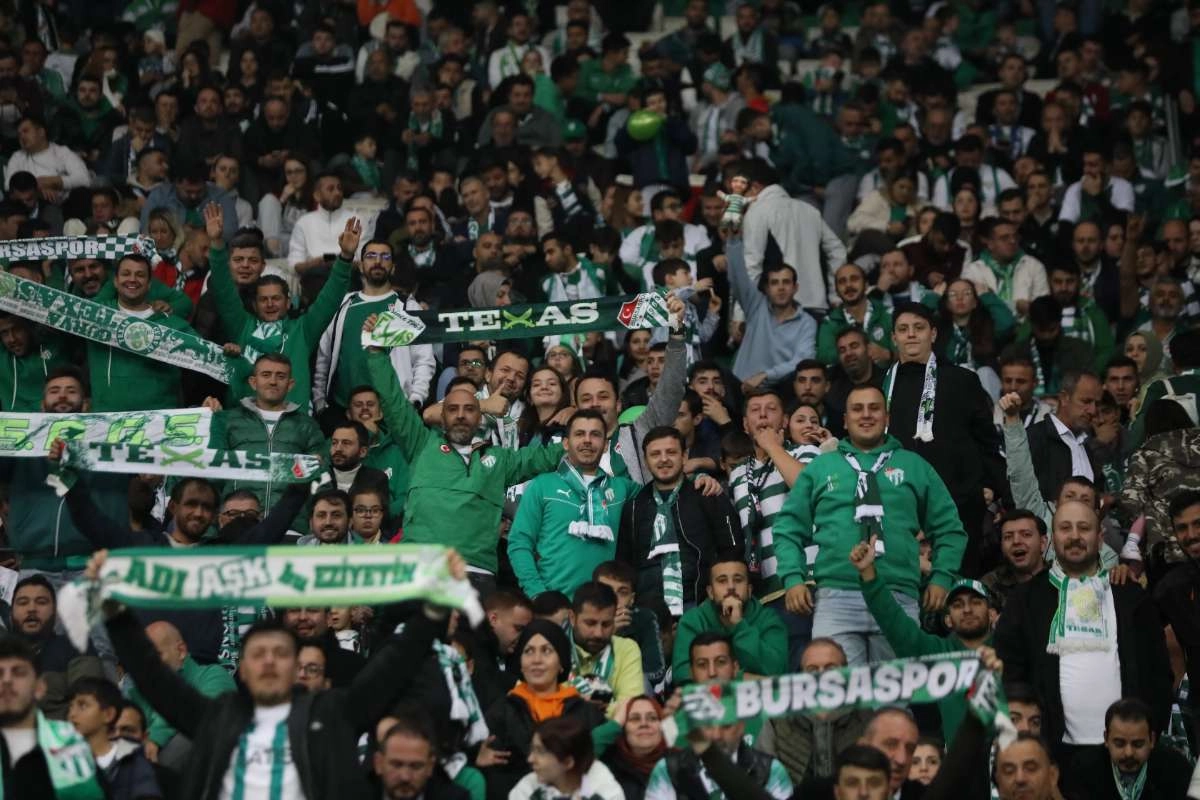 (FOTO GALERİ) Bursaspor-Menemen FK Taraftar Fotoğrafları-1