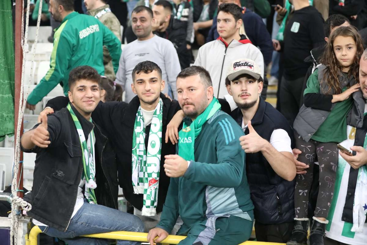 (FOTO GALERİ) Bursaspor-Menemen FK Taraftar Fotoğrafları-1