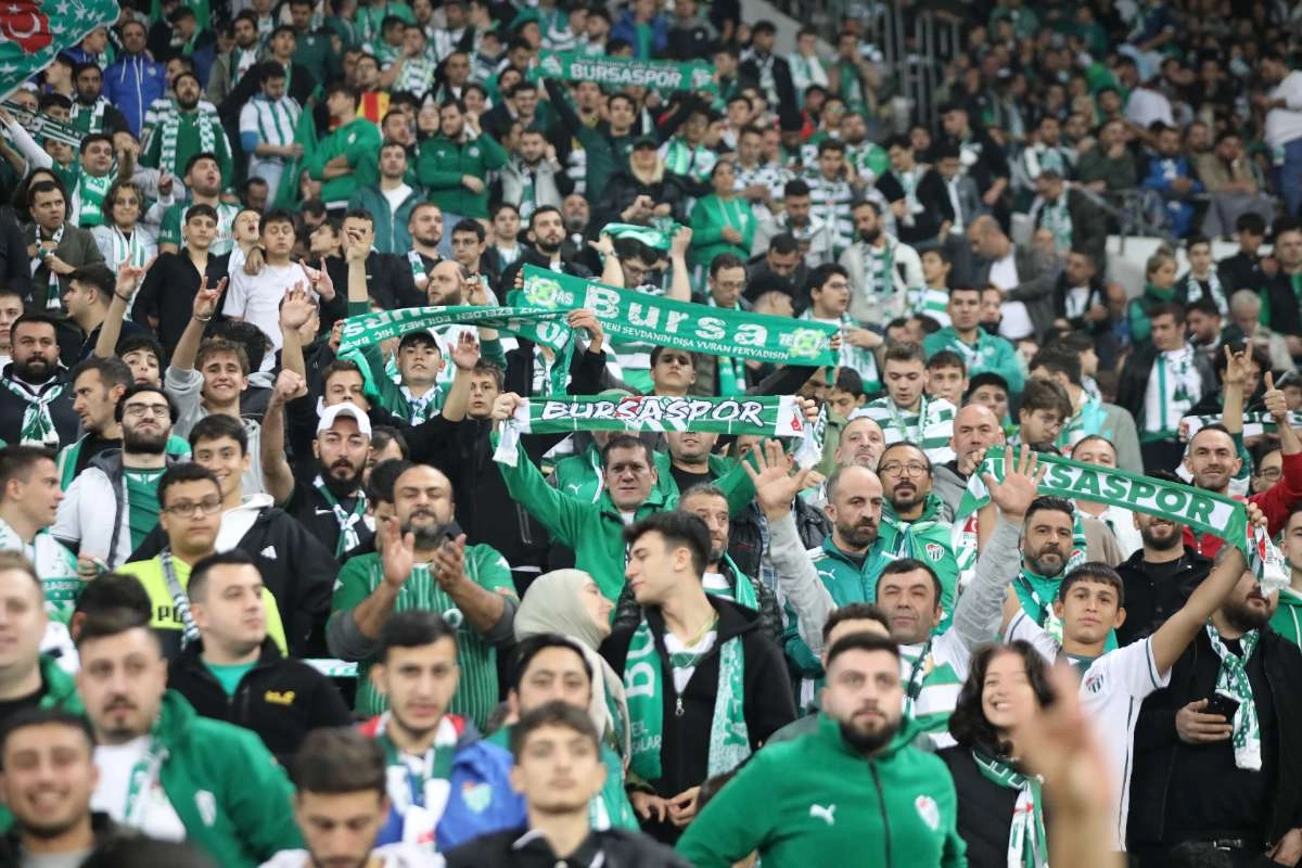 (FOTO GALERİ) Bursaspor-Menemen FK Taraftar Fotoğrafları-1