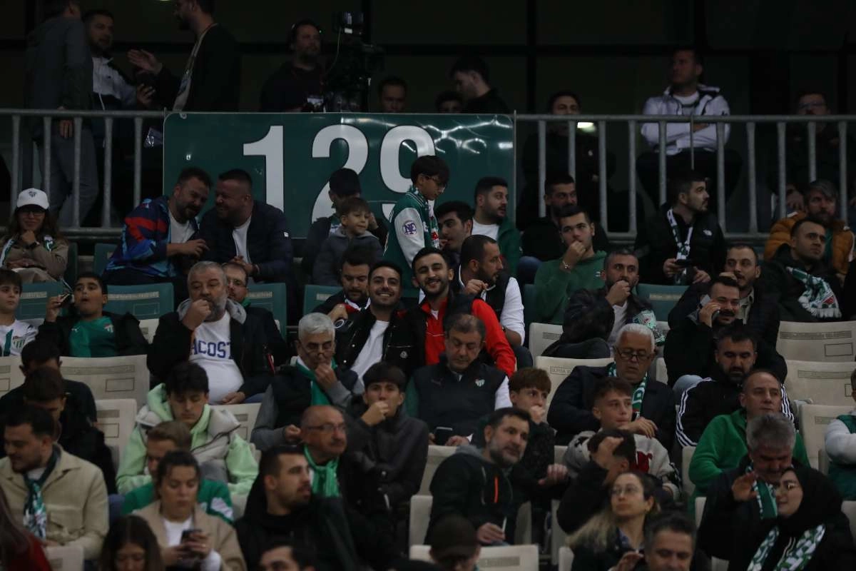 (FOTO GALERİ) Bursaspor-Menemen FK Taraftar Fotoğrafları-1