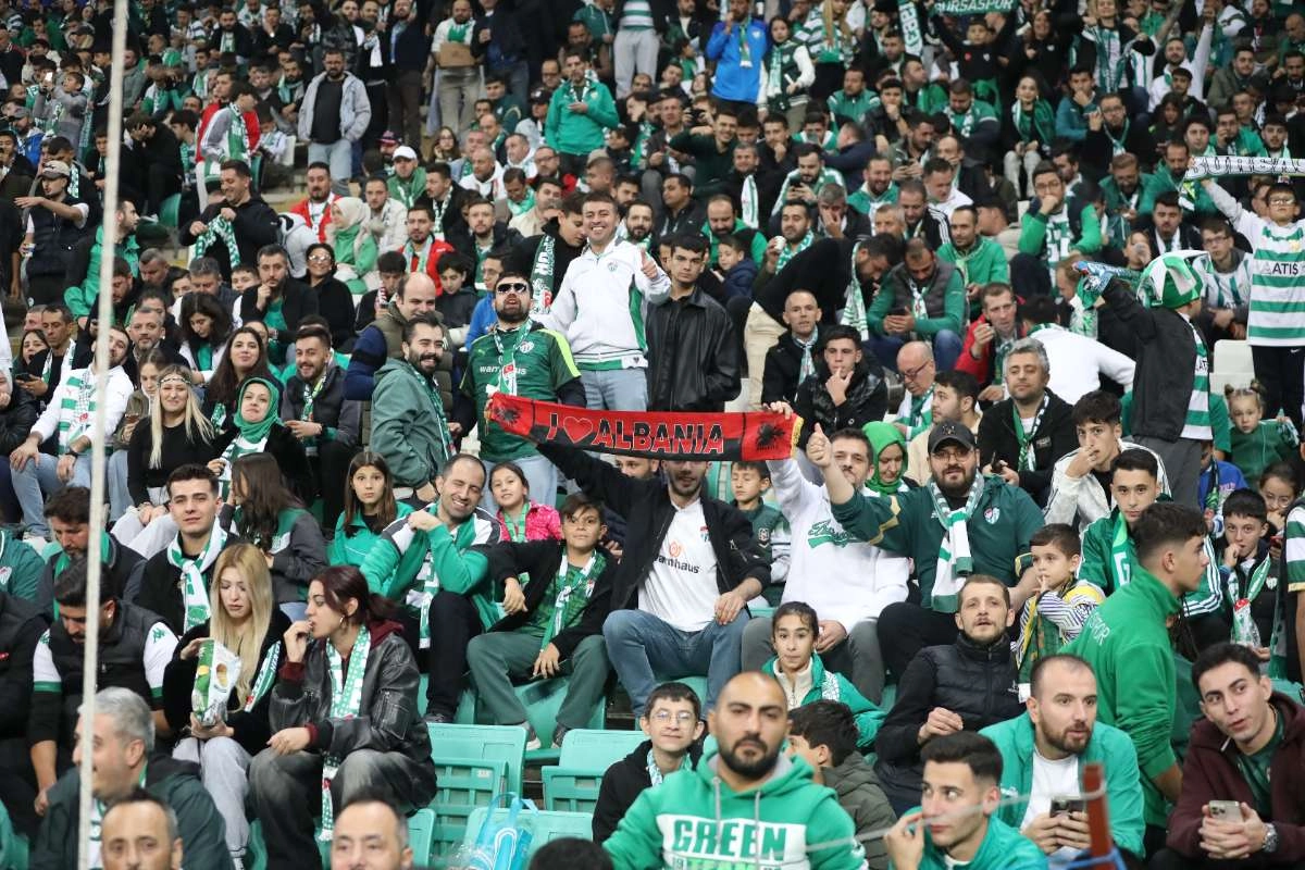 (FOTO GALERİ) Bursaspor-Menemen FK Taraftar Fotoğrafları-1