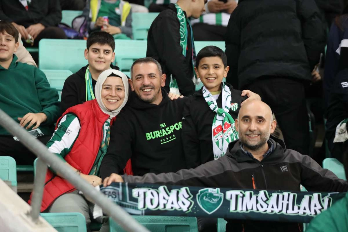 (FOTO GALERİ) Bursaspor-Menemen FK Taraftar Fotoğrafları-1