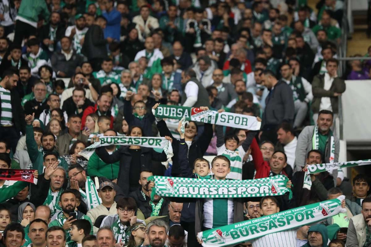 (FOTO GALERİ) Bursaspor-Menemen FK Taraftar Fotoğrafları-1