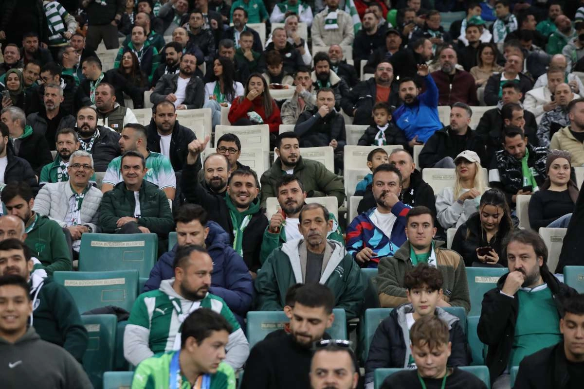 (FOTO GALERİ) Bursaspor-Menemen FK Taraftar Fotoğrafları-1