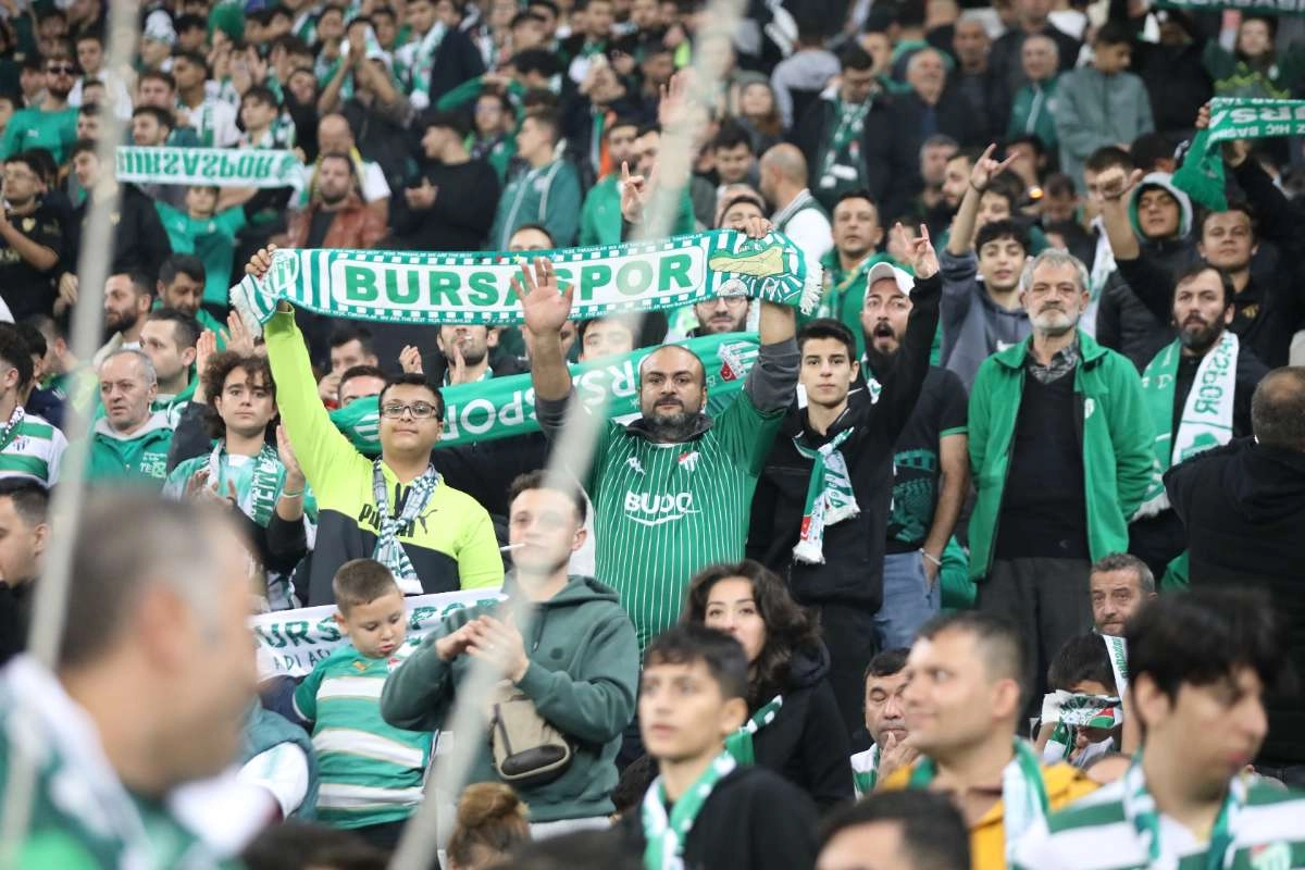 (FOTO GALERİ) Bursaspor-Menemen FK Taraftar Fotoğrafları-1
