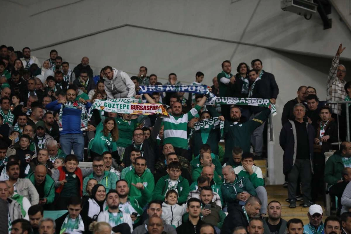 (FOTO GALERİ) Bursaspor-Menemen FK Taraftar Fotoğrafları-1
