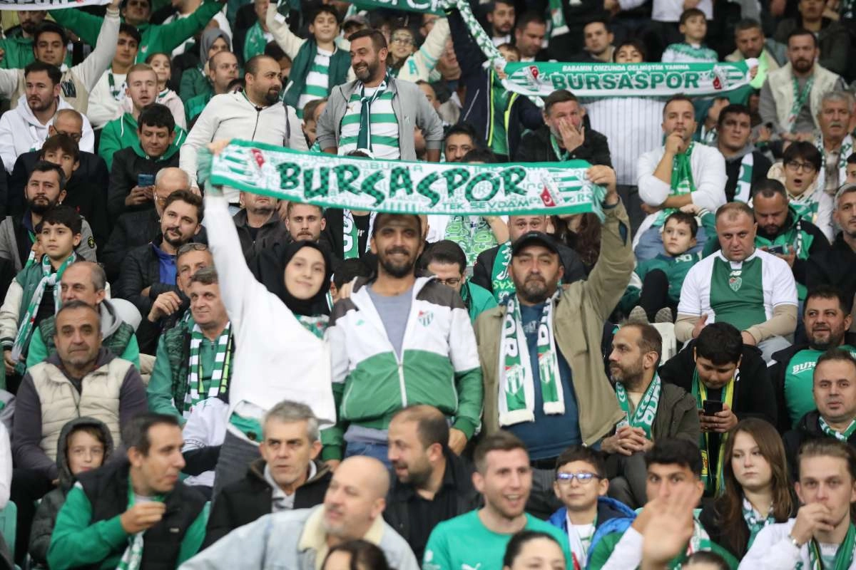 (FOTO GALERİ) Bursaspor-Menemen FK Taraftar Fotoğrafları-1