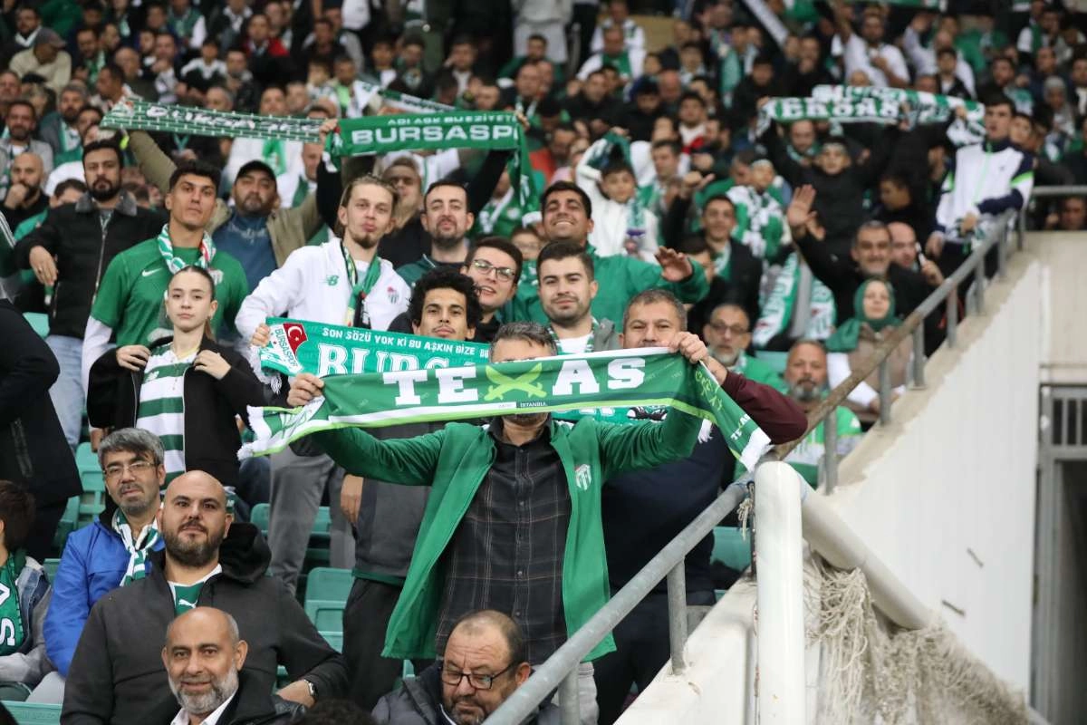 (FOTO GALERİ) Bursaspor-Menemen FK Taraftar Fotoğrafları-1