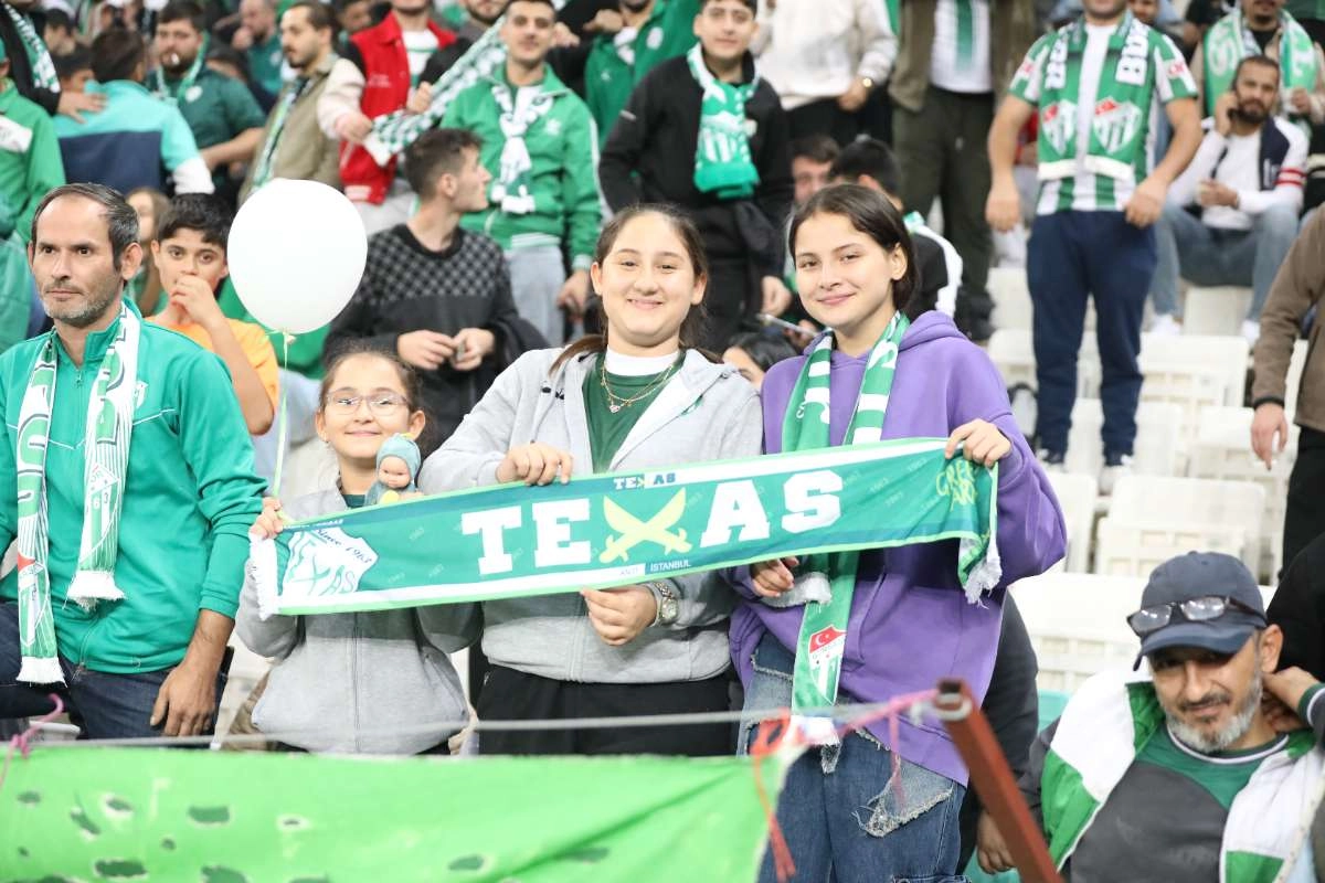 (FOTO GALERİ) Bursaspor-Menemen FK Taraftar Fotoğrafları-1