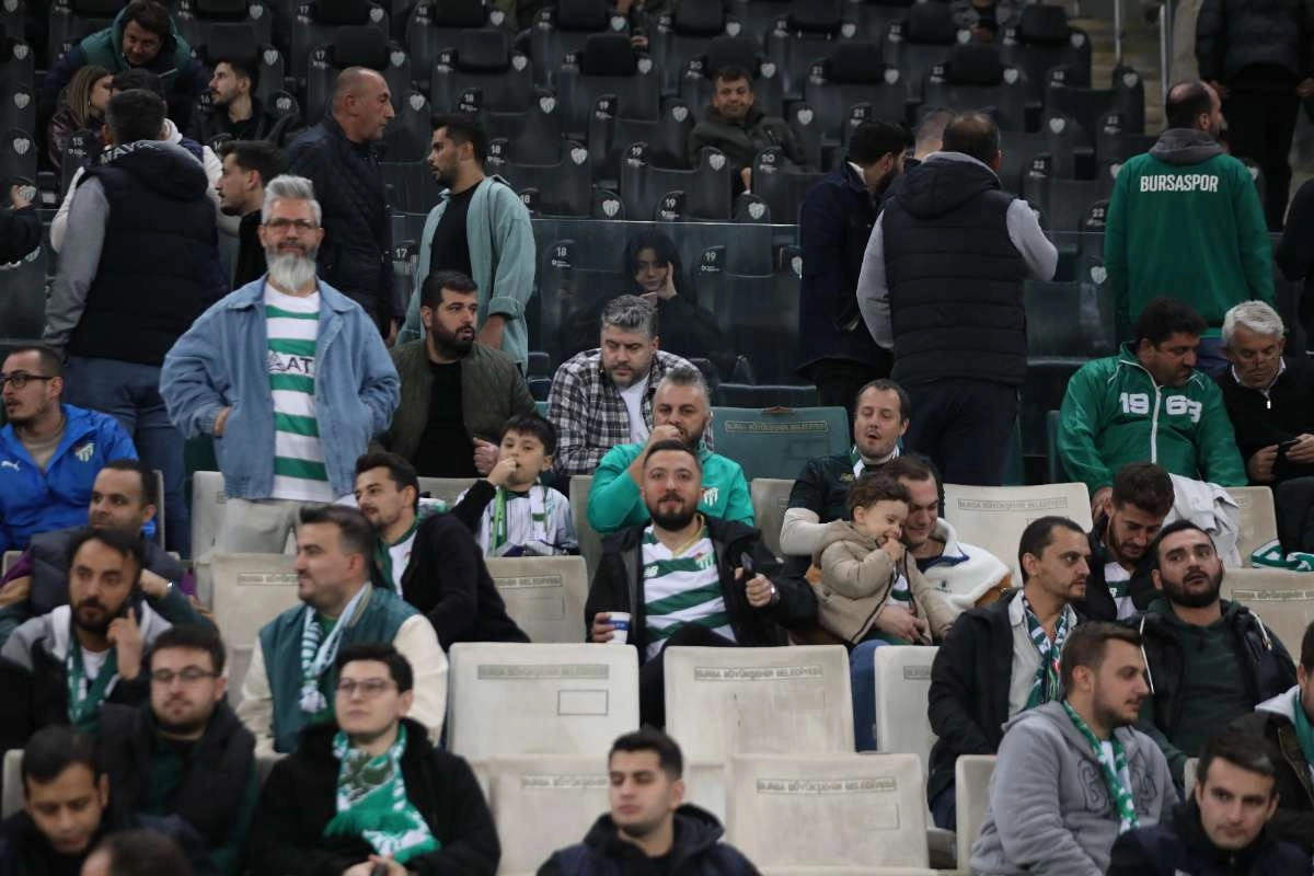 (FOTO GALERİ) Bursaspor-Menemen FK Taraftar Fotoğrafları-1