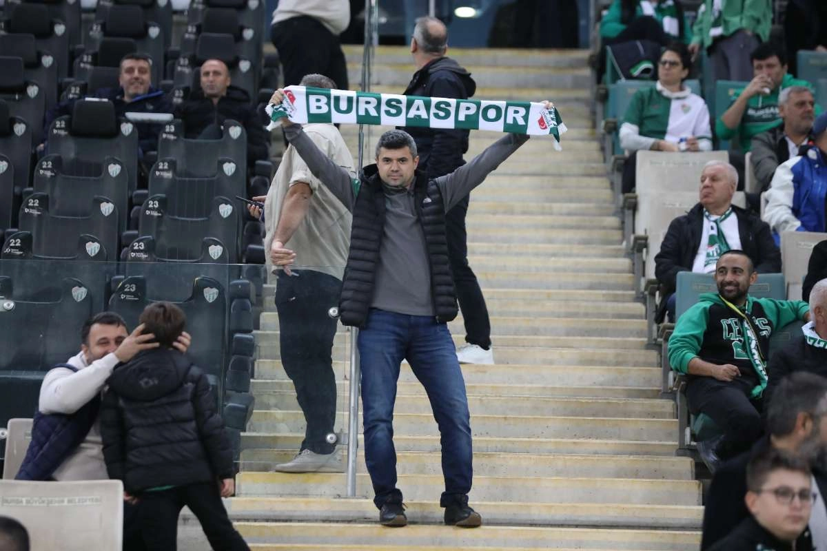 (FOTO GALERİ) Bursaspor-Menemen FK Taraftar Fotoğrafları-1
