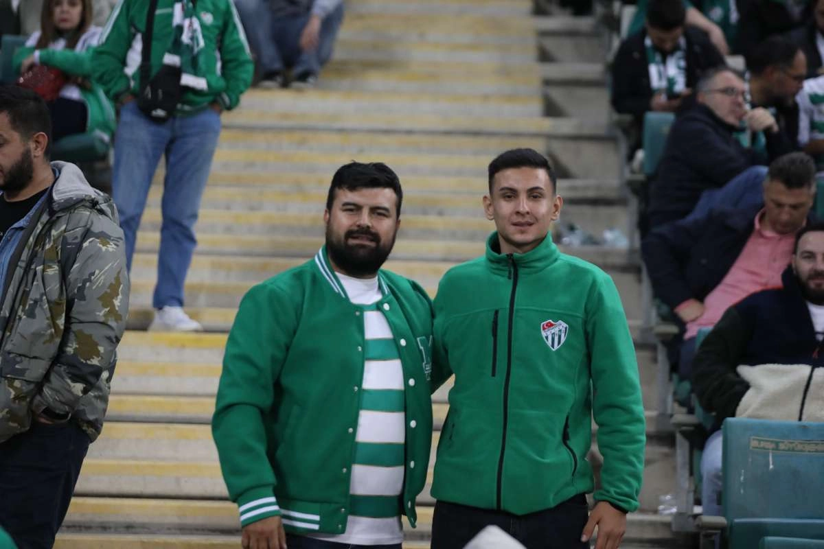 (FOTO GALERİ) Bursaspor-Menemen FK Taraftar Fotoğrafları-1