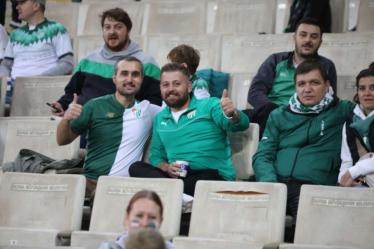 (FOTO GALERİ) Bursaspor-Menemen FK Taraftar Fotoğrafları-1