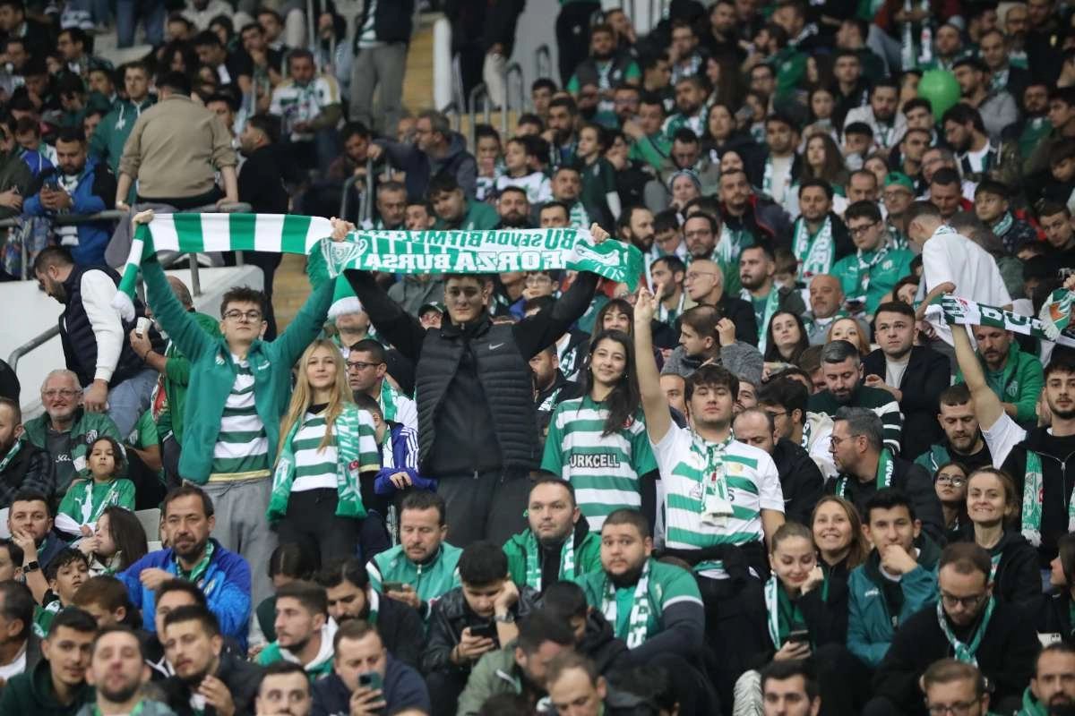 (FOTO GALERİ) Bursaspor-Menemen FK Taraftar Fotoğrafları-1