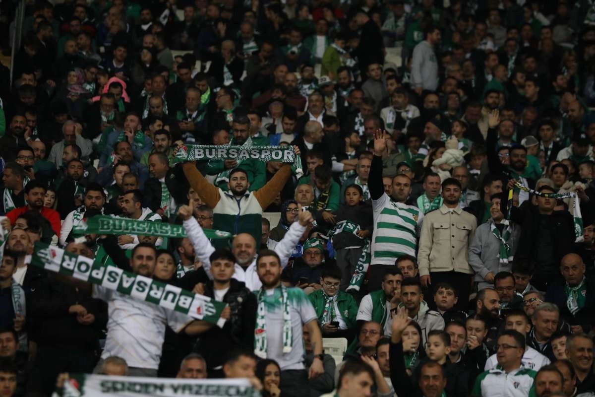 (FOTO GALERİ) Bursaspor-Menemen FK Taraftar Fotoğrafları-1