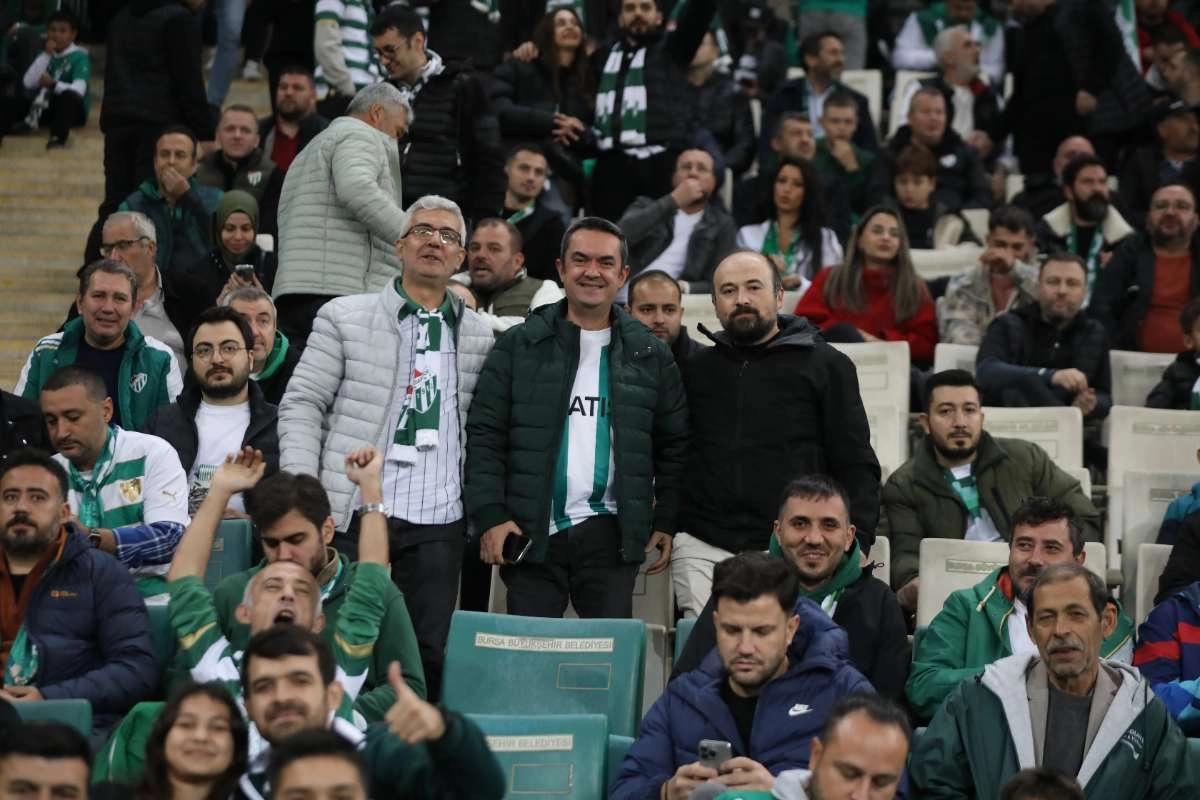 (FOTO GALERİ) Bursaspor-Menemen FK Taraftar Fotoğrafları-1