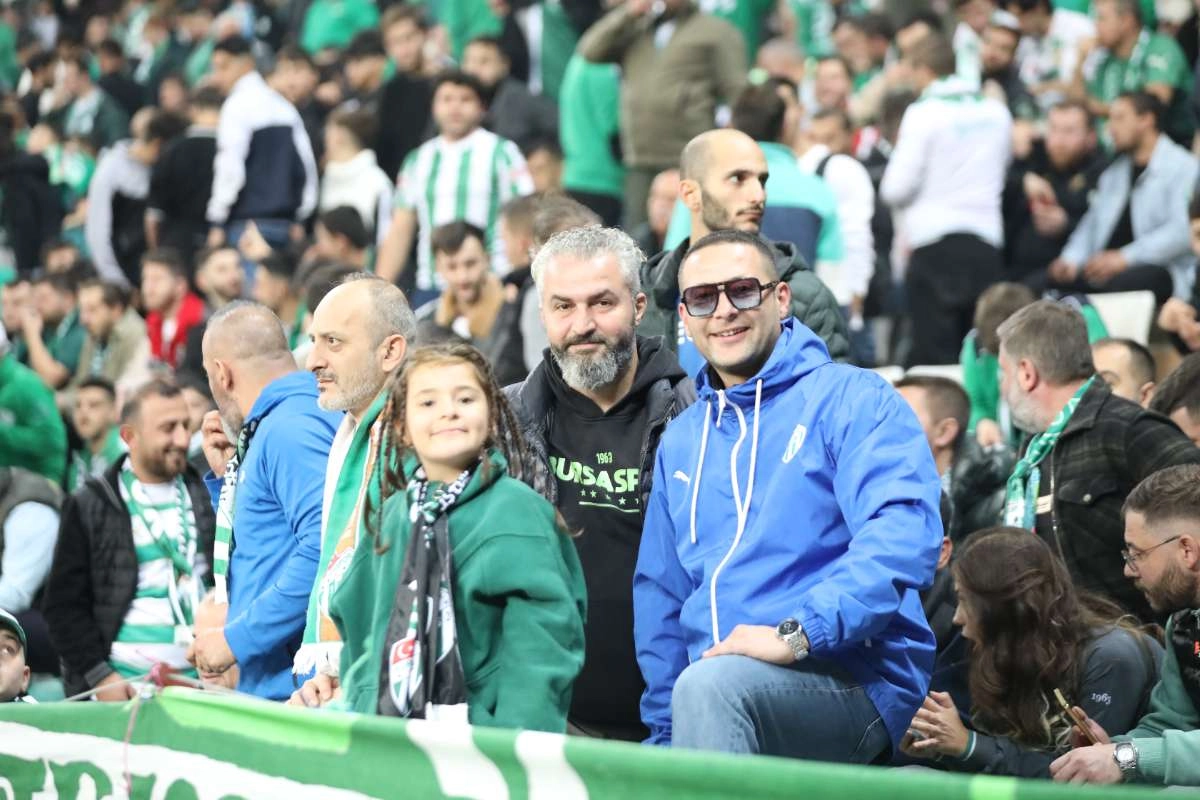 (FOTO GALERİ) Bursaspor-Menemen FK Taraftar Fotoğrafları-1