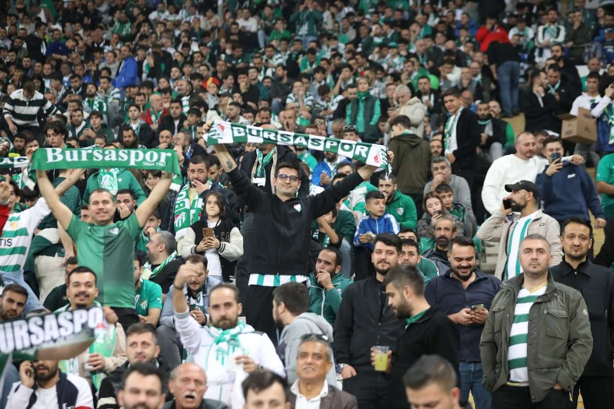 (FOTO GALERİ) Bursaspor-Menemen FK Taraftar Fotoğrafları-1