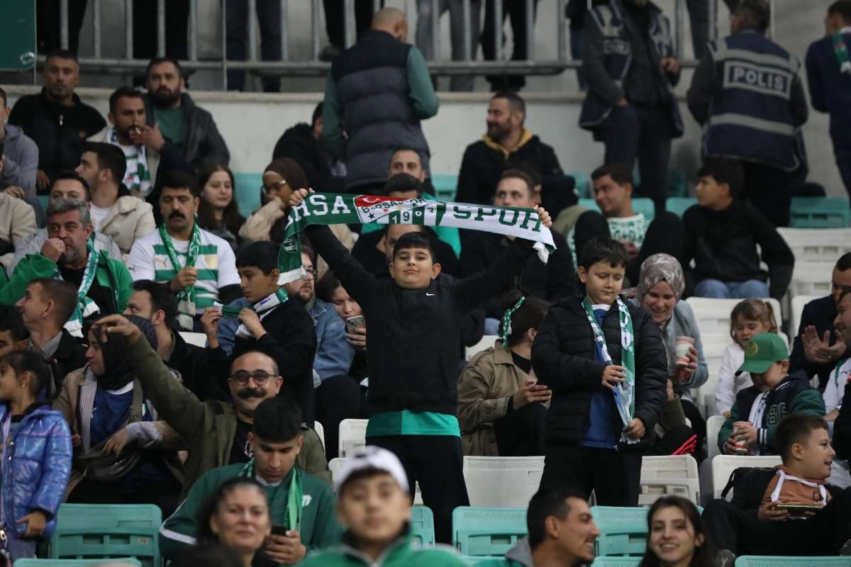 (FOTO GALERİ) Bursaspor-Menemen FK Taraftar Fotoğrafları-1