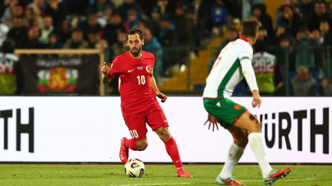 Hakan Çalhanoğlu 100. kez milli formayı giydi