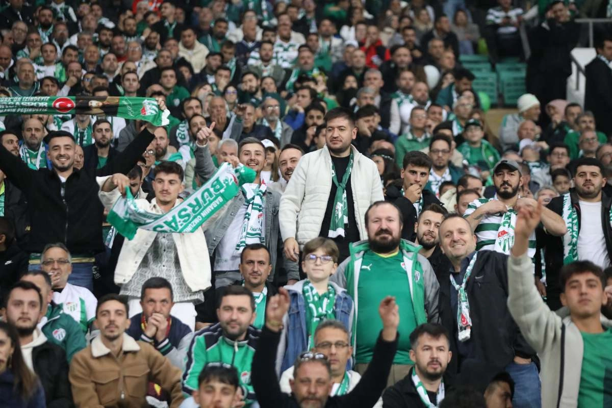 (FOTO GALERİ) Bursaspor-Menemen FK Taraftar Fotoğrafları-2