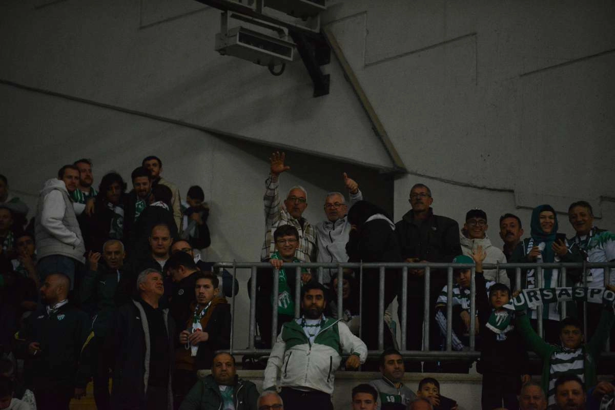 (FOTO GALERİ) Bursaspor-Menemen FK Taraftar Fotoğrafları-3