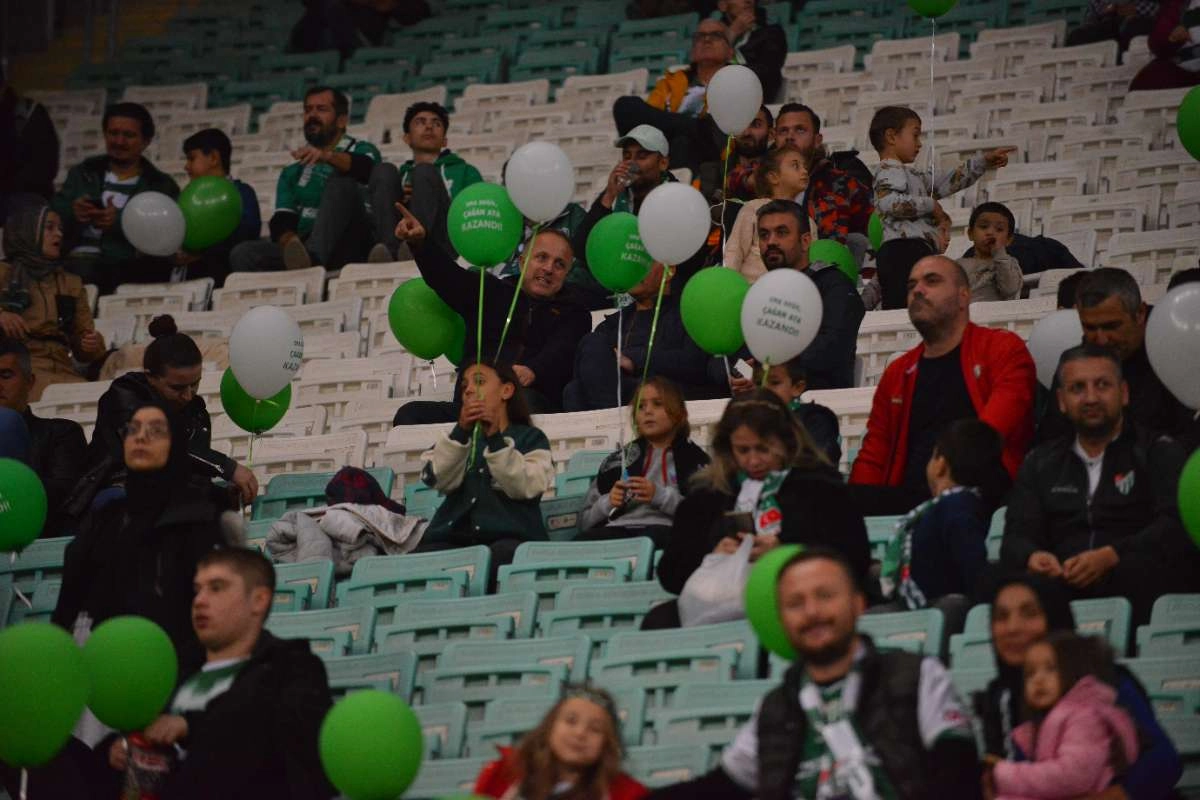 (FOTO GALERİ) Bursaspor-Menemen FK Taraftar Fotoğrafları-3