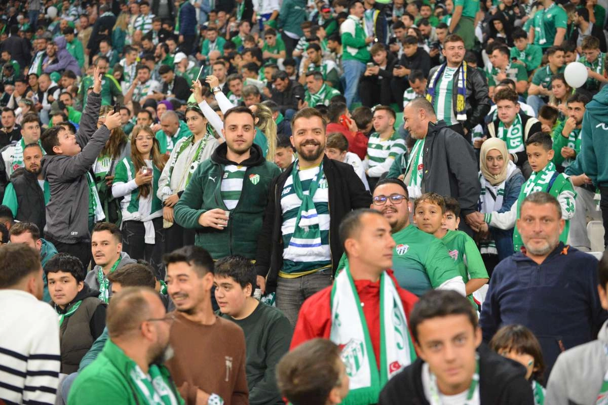 (FOTO GALERİ) Bursaspor-Menemen FK Taraftar Fotoğrafları-3