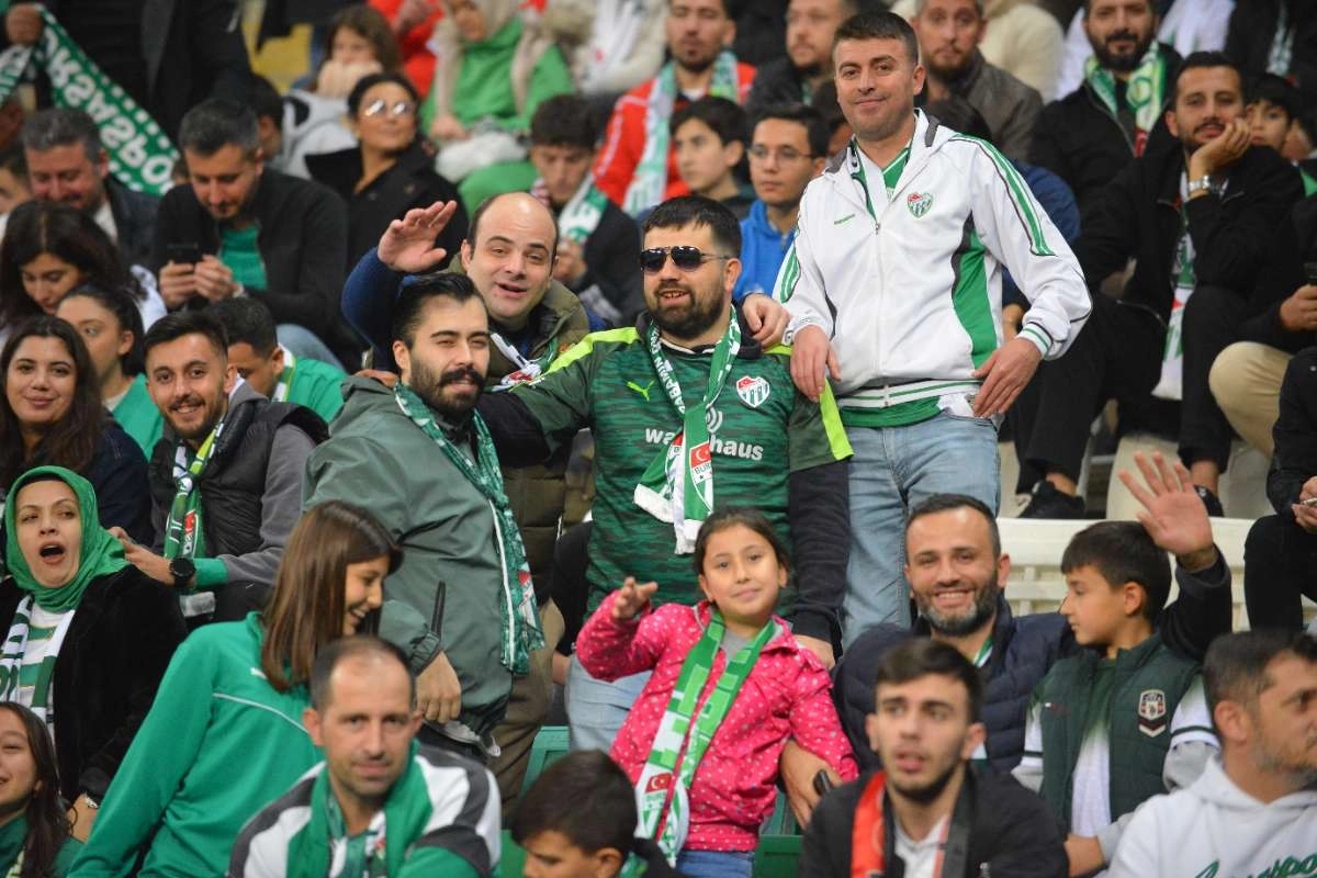 (FOTO GALERİ) Bursaspor-Menemen FK Taraftar Fotoğrafları-3