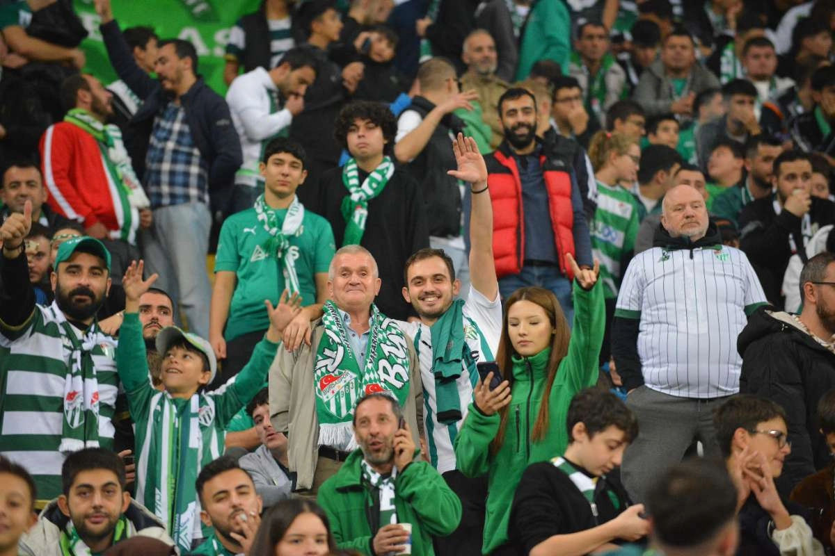 (FOTO GALERİ) Bursaspor-Menemen FK Taraftar Fotoğrafları-3