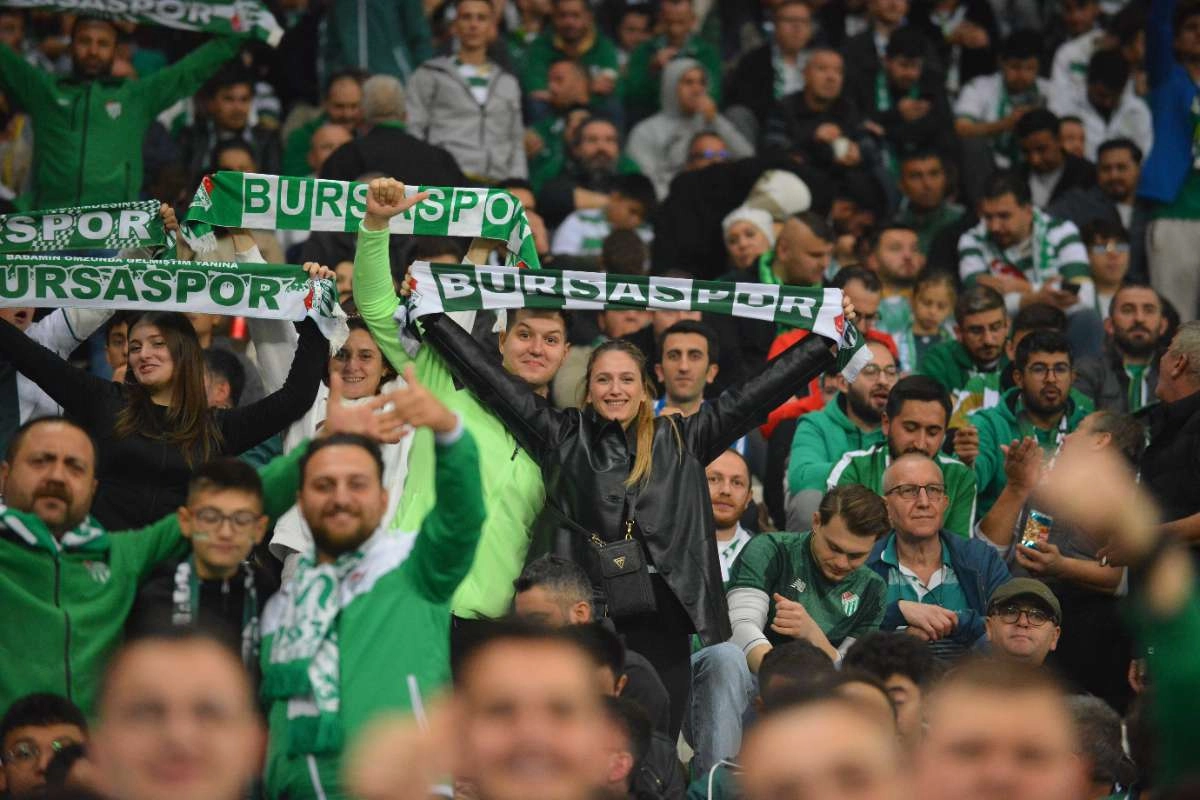 (FOTO GALERİ) Bursaspor-Menemen FK Taraftar Fotoğrafları-3
