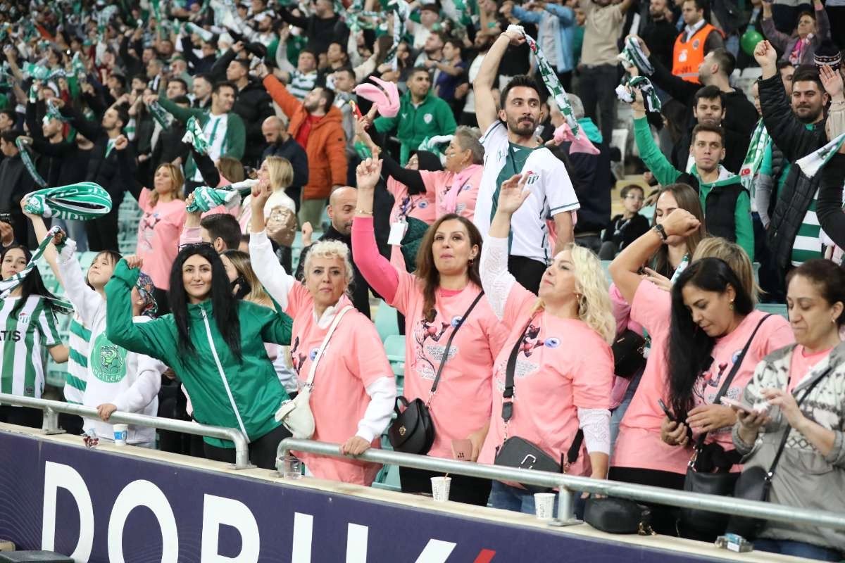 (FOTO GALERİ) Bursaspor-Menemen FK Taraftar Fotoğrafları-2