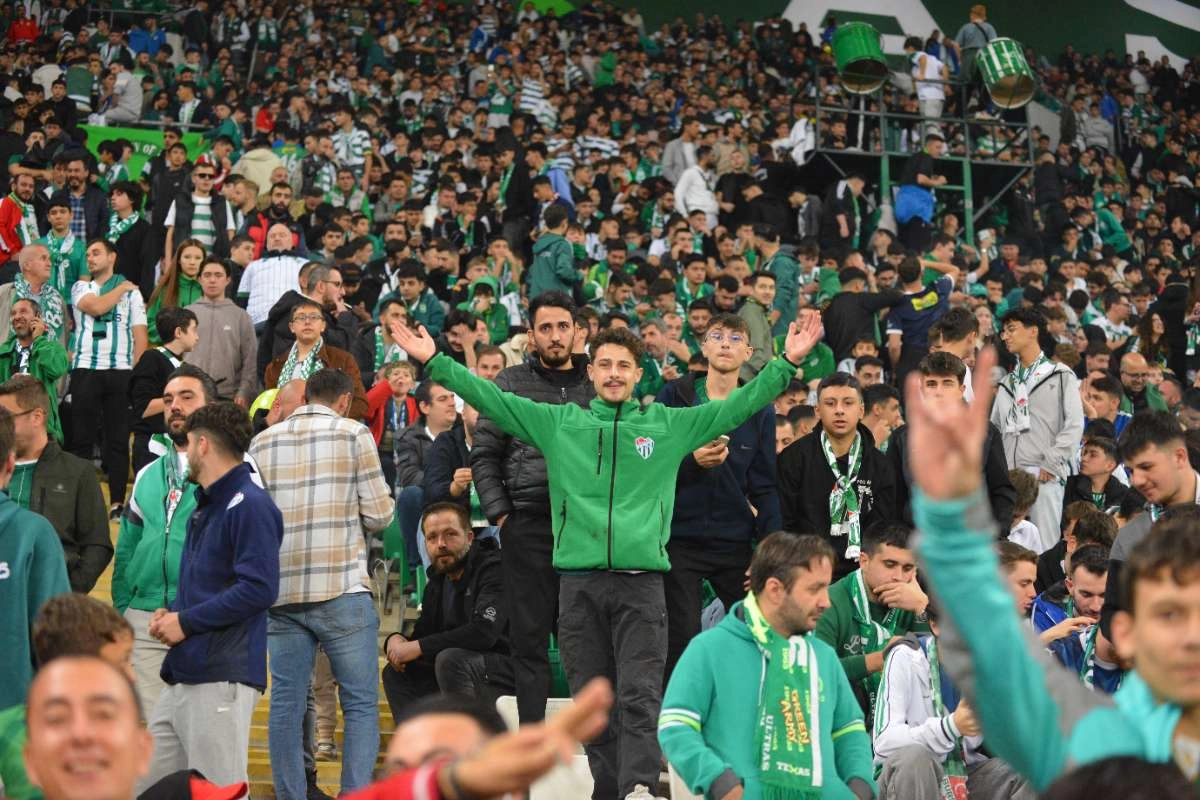 (FOTO GALERİ) Bursaspor-Menemen FK Taraftar Fotoğrafları-3