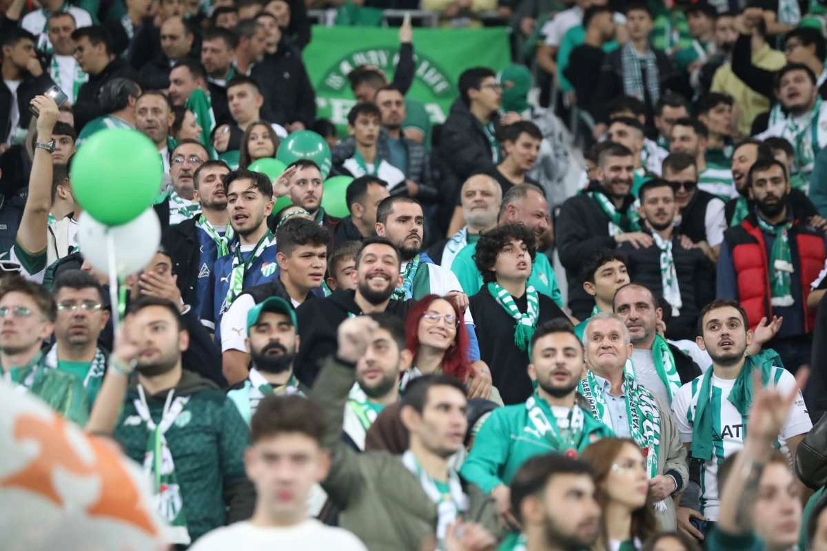 (FOTO GALERİ) Bursaspor-Menemen FK Taraftar Fotoğrafları-2